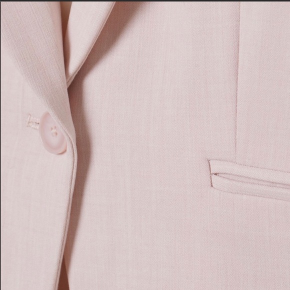 Selling this beautiful H&M fitted blazer in size medium - Picture 2 of 2